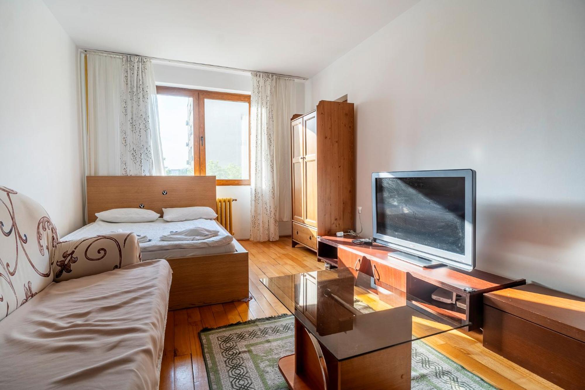 Rustic & Spacious 3Br Apartment Бухарест Экстерьер фото